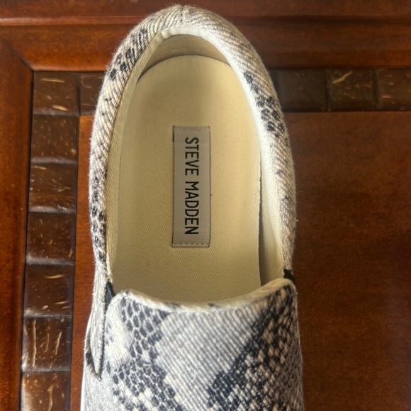 Steve Madden snakeskin platform sneakers, size 8 - Picture 4 of 8